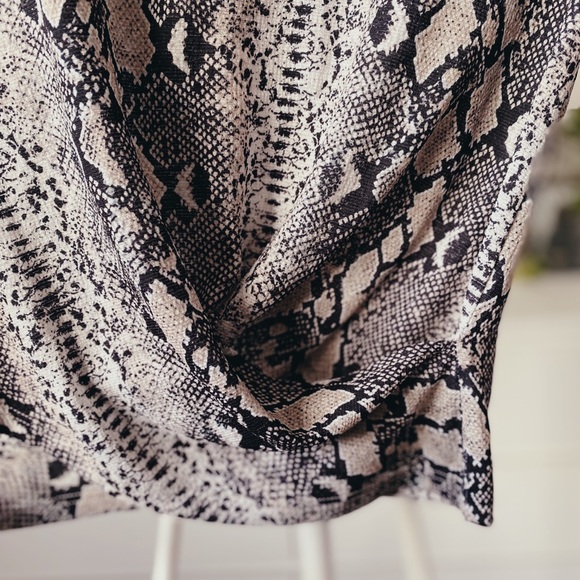 DYNAMITE Long Sleeve Snake Print Shirt - Picture 4 of 6